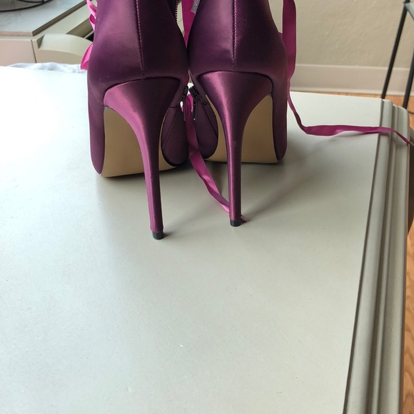 Sexy Steve Madden lace up boots - Picture 4 of 6